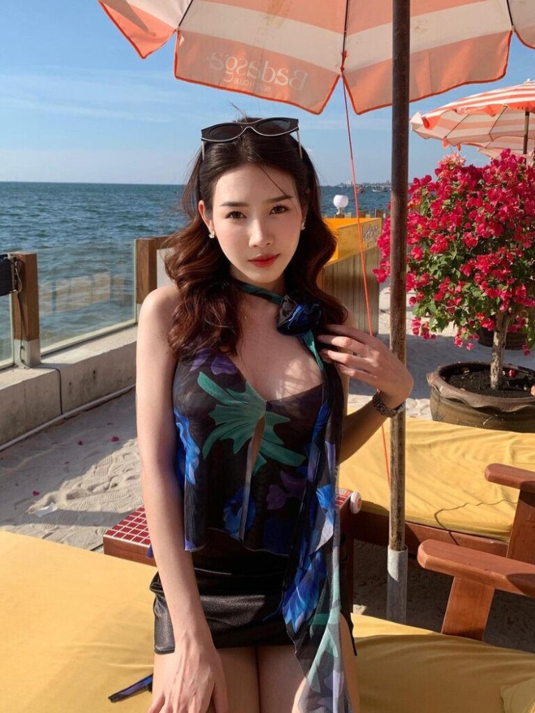 NaomiDate image 1