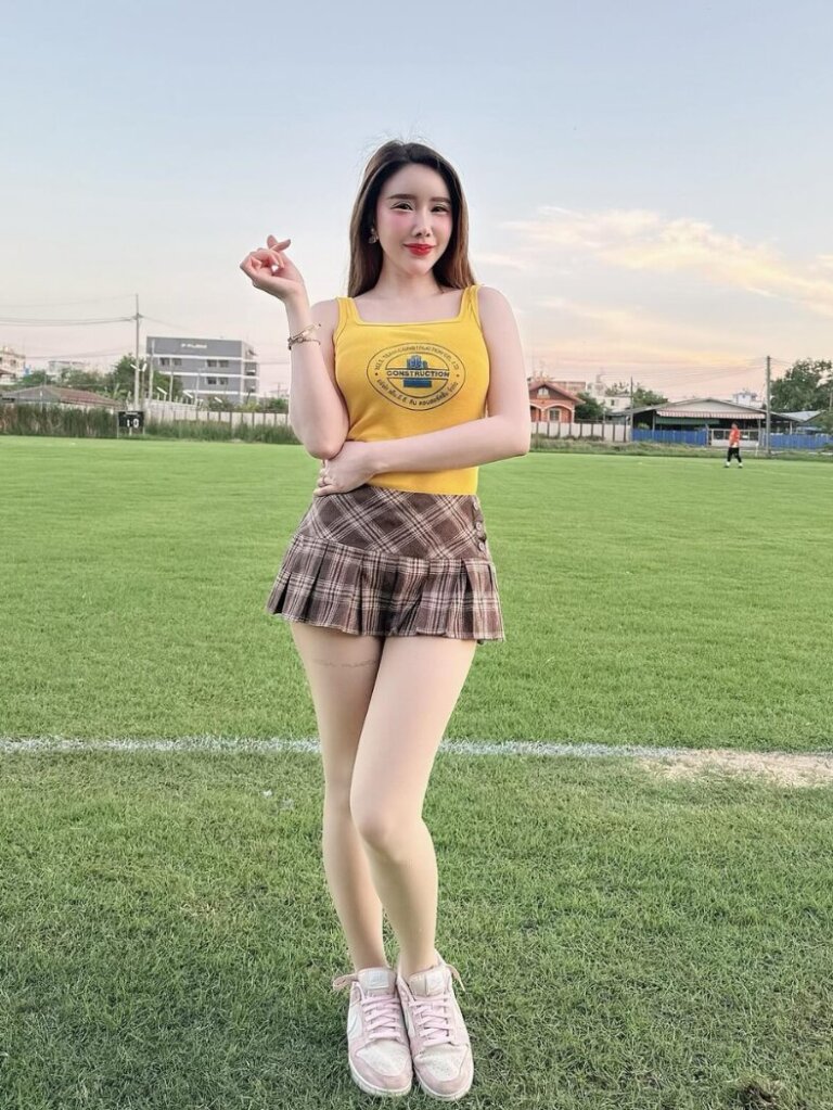 NaomiDate image 2