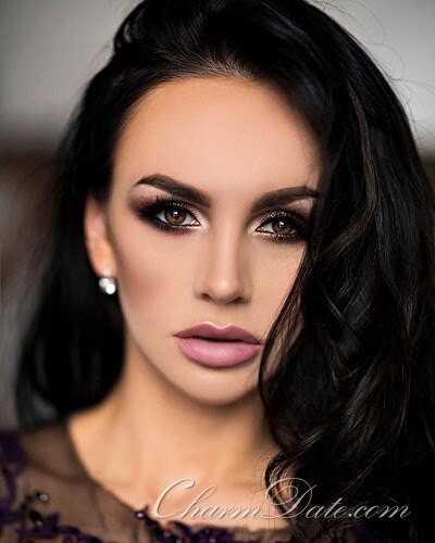 Anna Profile image 1