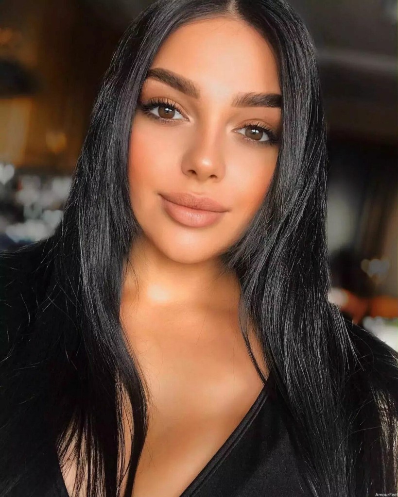 Alina Profile image 6