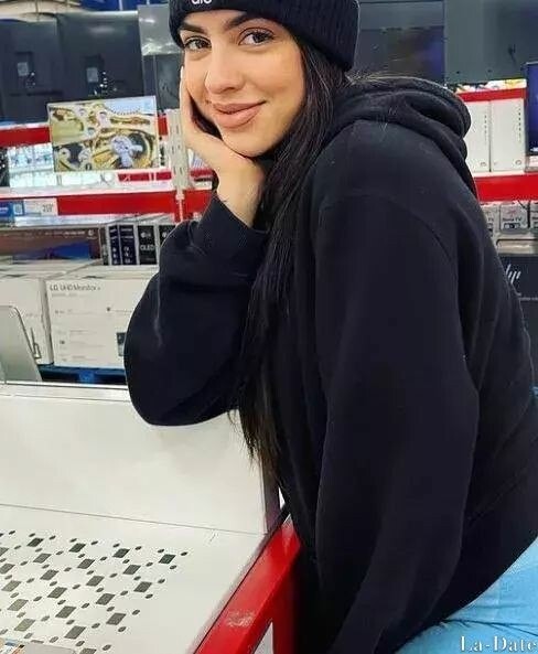 Ivonne Profile image 1