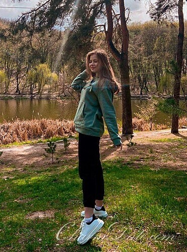 Julia Profile image 2