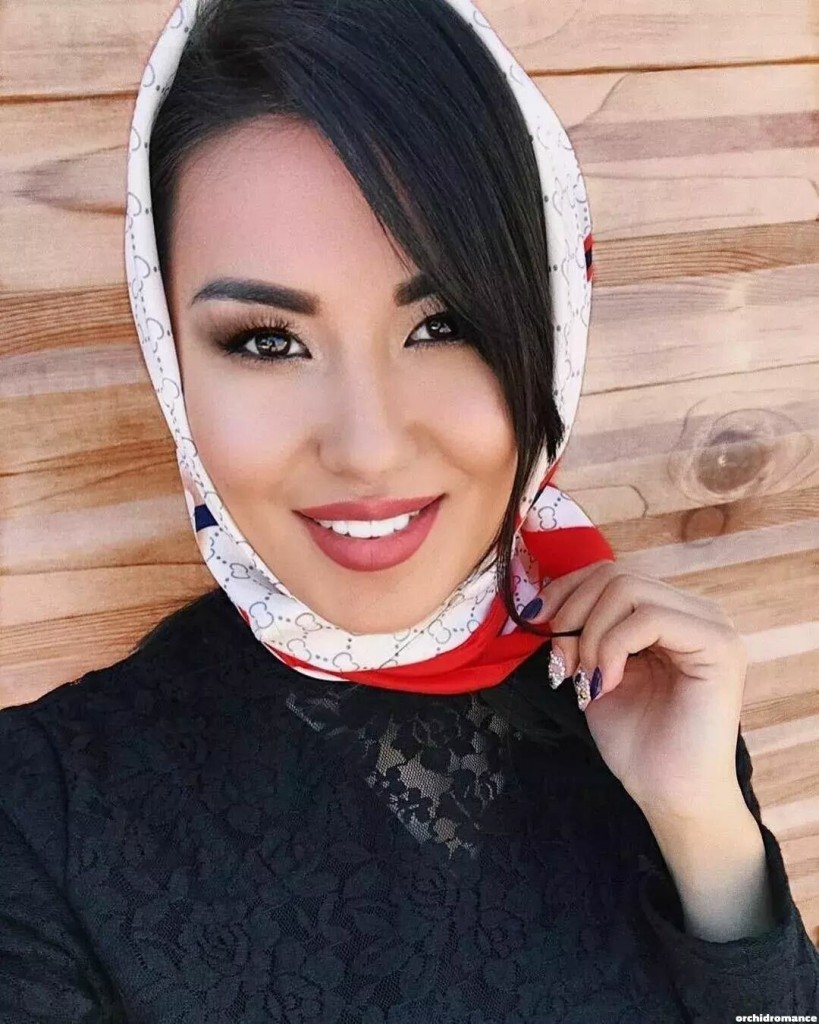 Alina Profile image 2