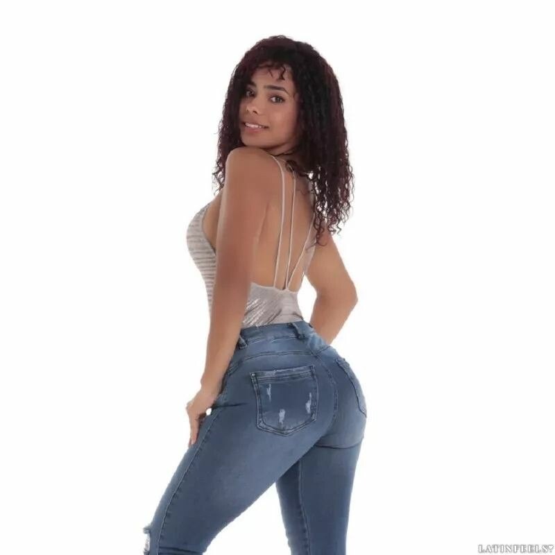 Cristina Profile image 4