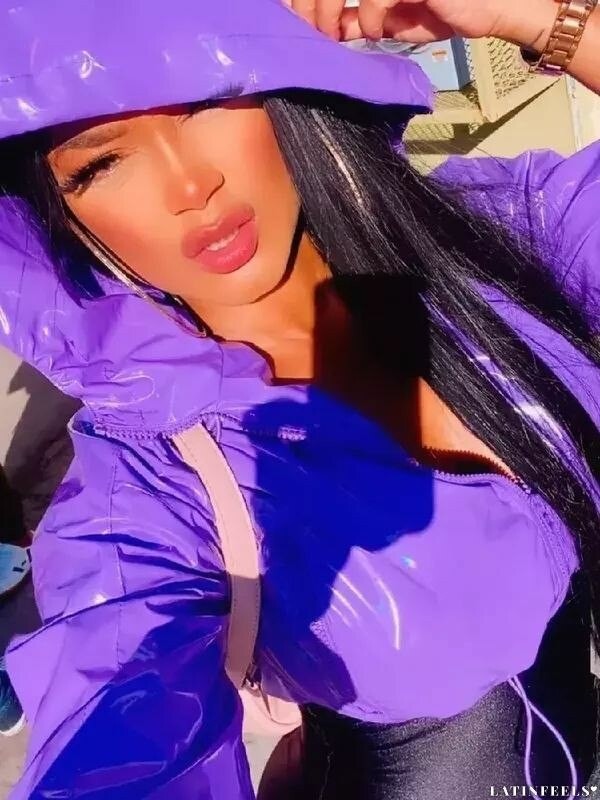 Yuly Profile image 4