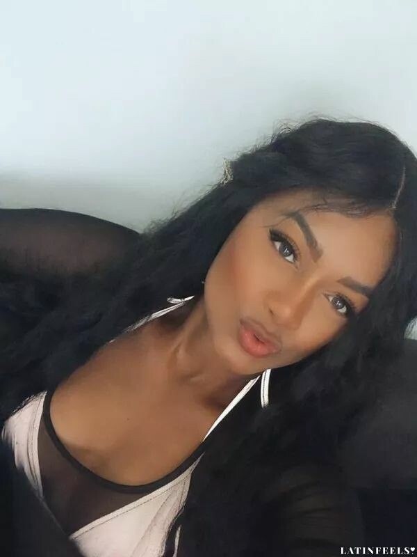 Yuly Profile image 5