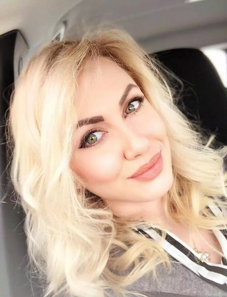 Nadia Profile image 6