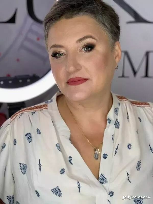 Yana Profile image 2