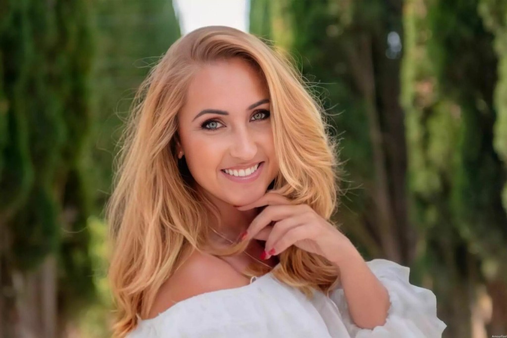 Diana Profile image 2