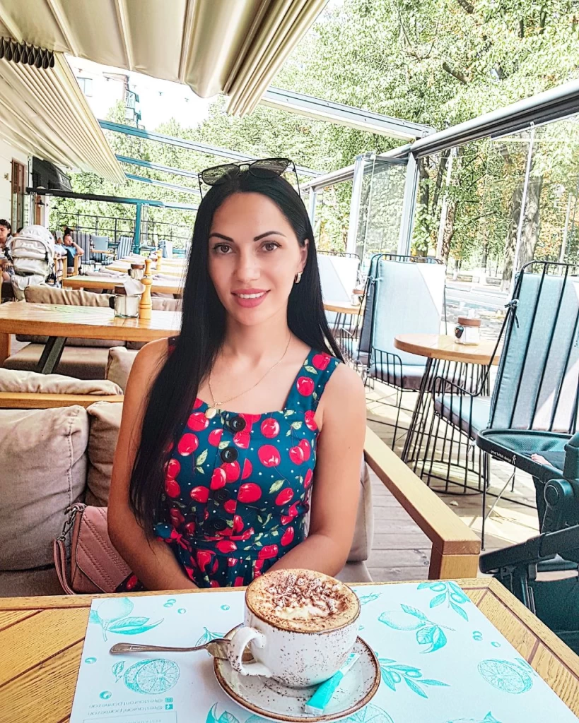 Oksana Profile image 6