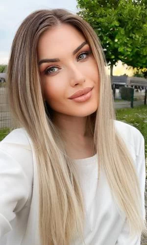 Olena Profile image 24