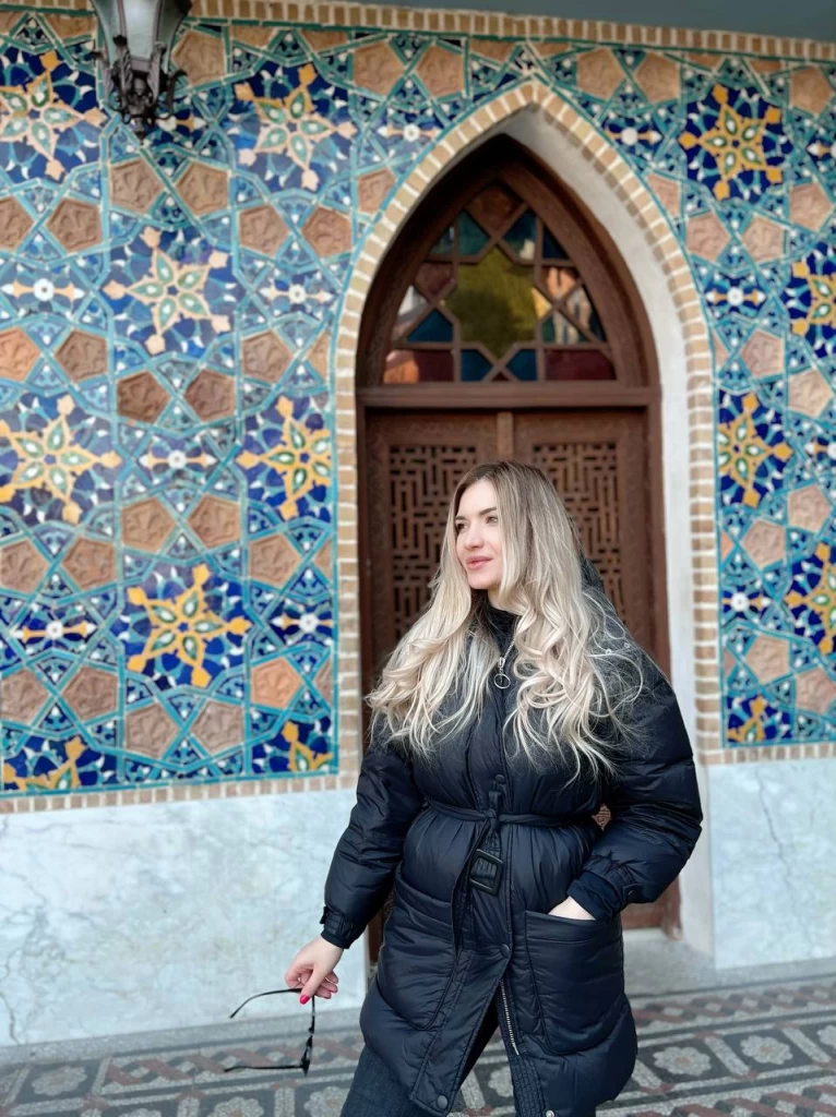 Olena Profile image 18