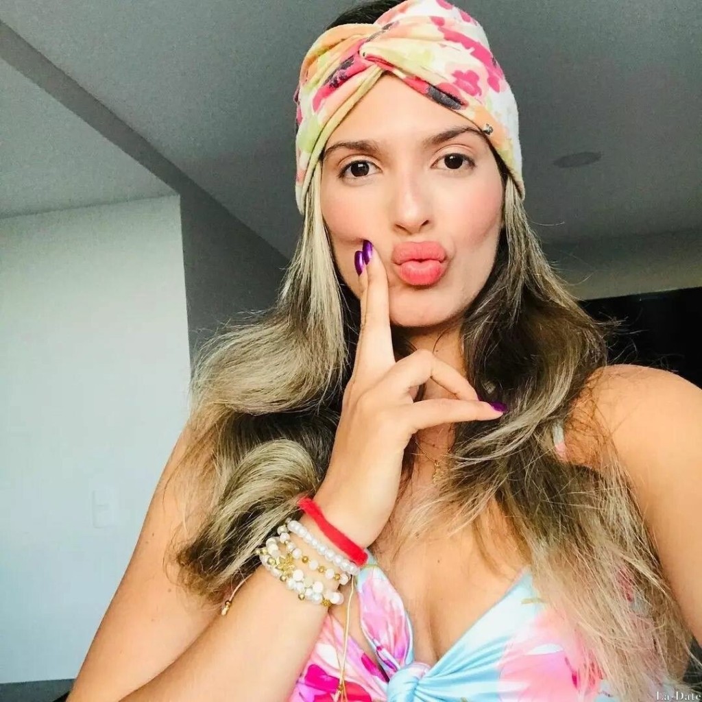 Francia Profile image 2