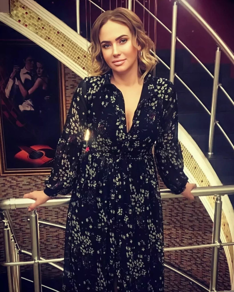 Victoria Profile image 4