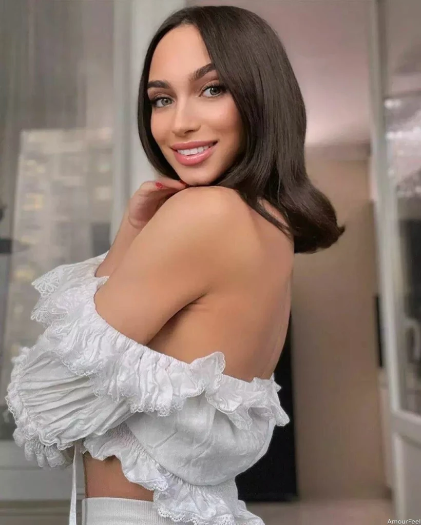 Nina Profile image 6