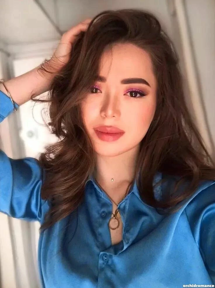 Ainura Profile image 3