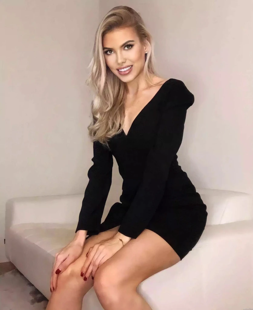 Melanie Profile image 4