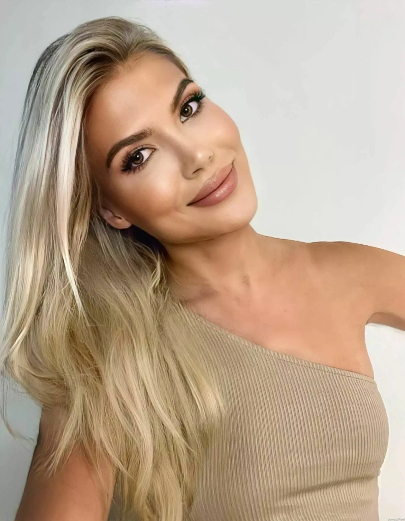 Melanie Profile image 5