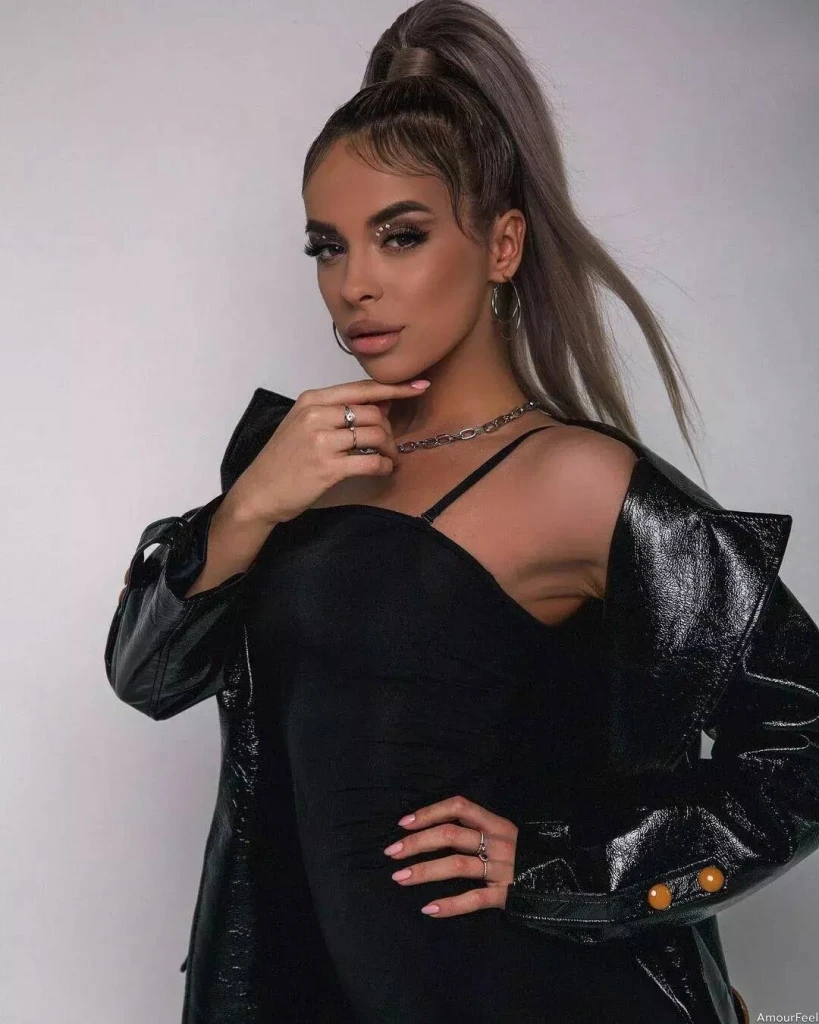 Gulnaz Profile image 6