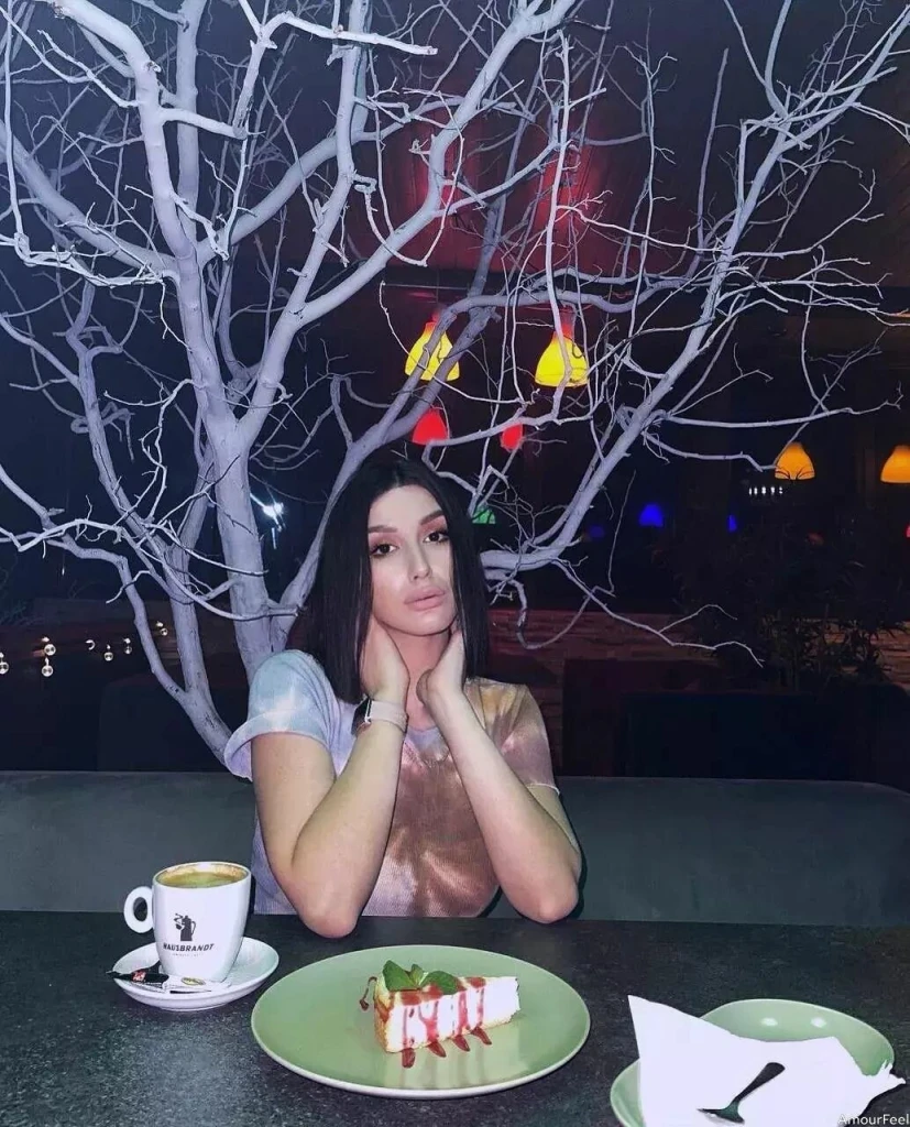 Dorina Profile image 1