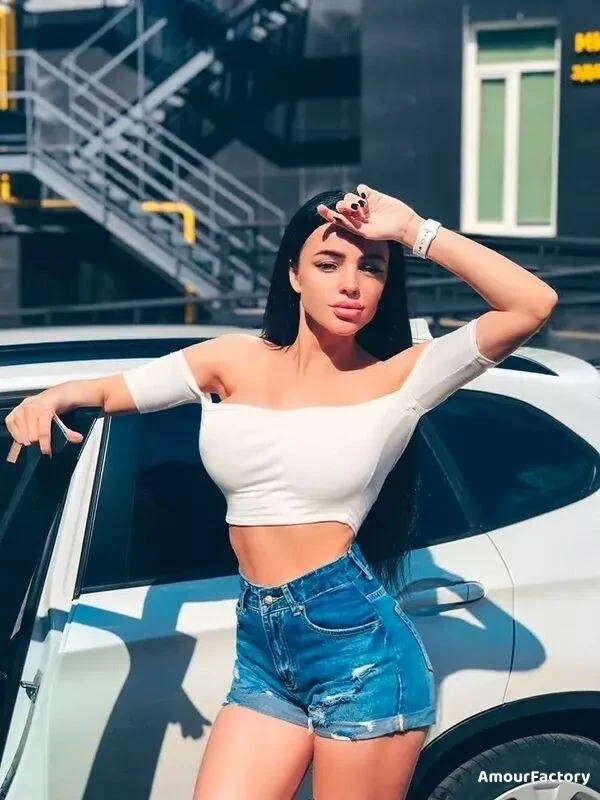 Yulia Profile image 4