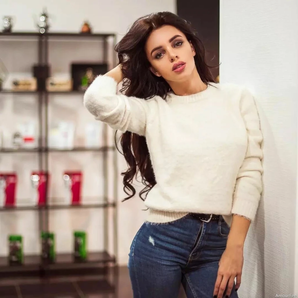 Yulia Profile image 2