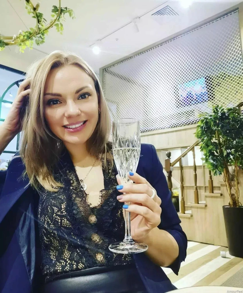 Aleksandra Profile image 6