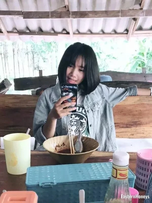 Thanya Profile image 4