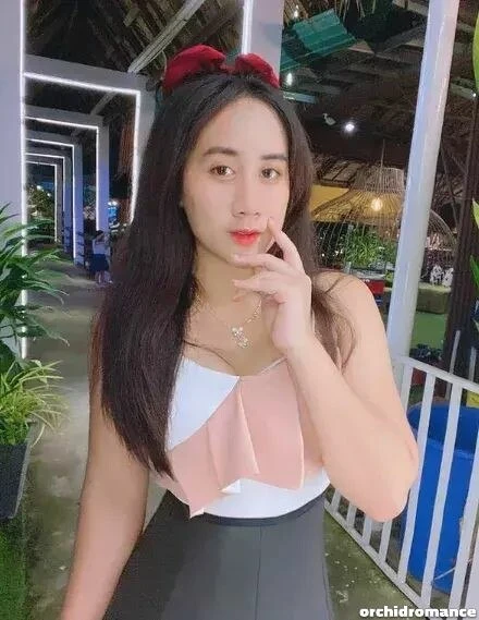 Douang Profile image 1