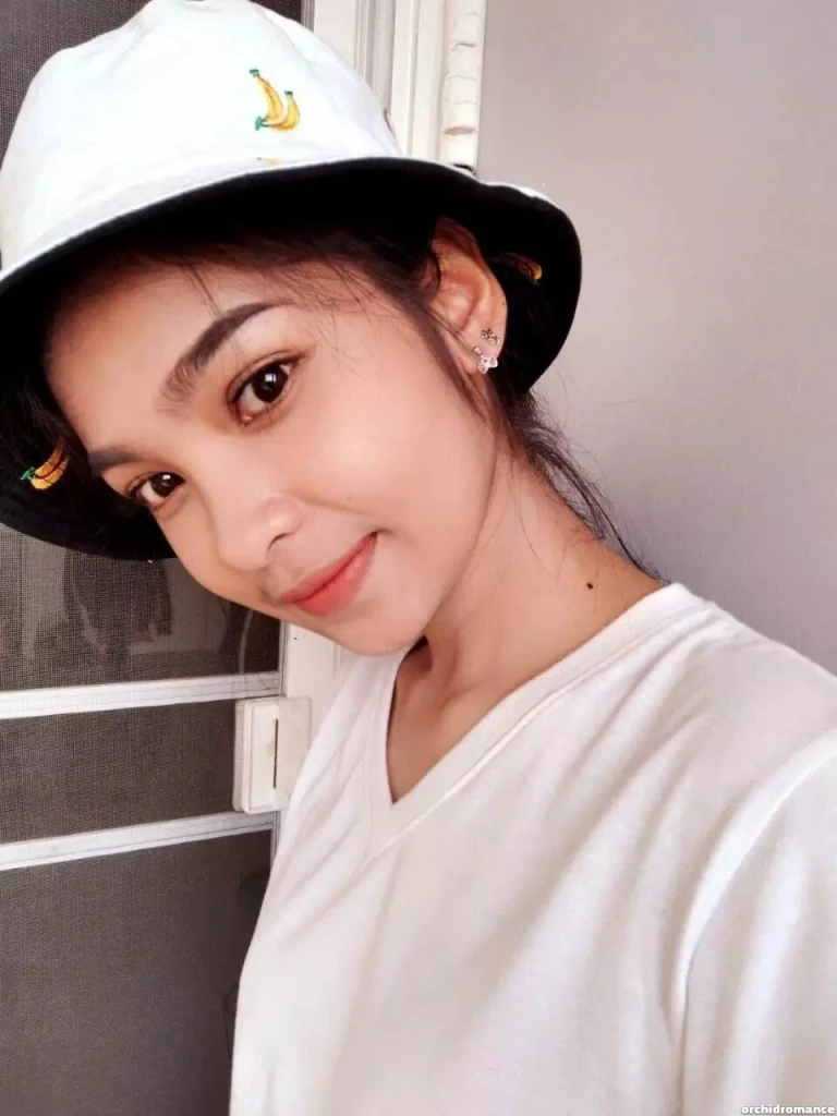 Tira Profile image 1