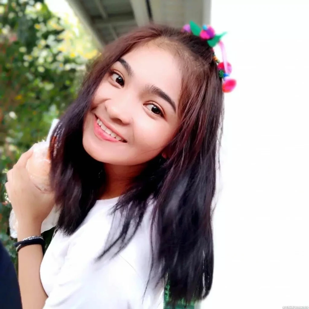 Tira Profile image 3