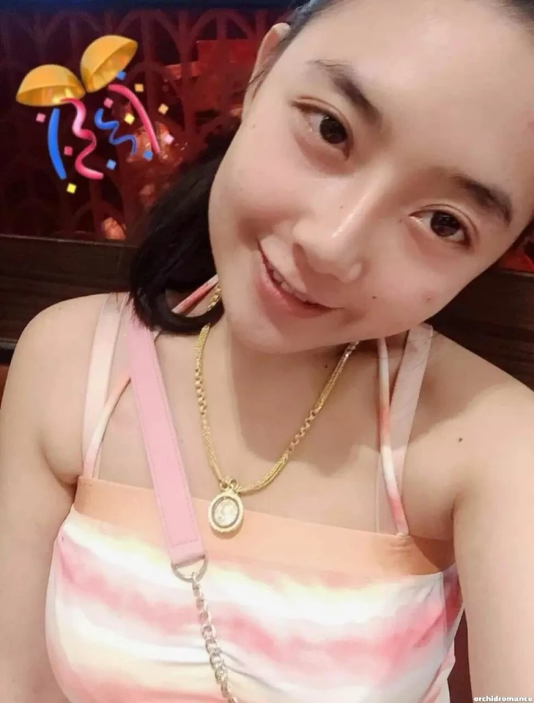 Sirinya Profile image 2