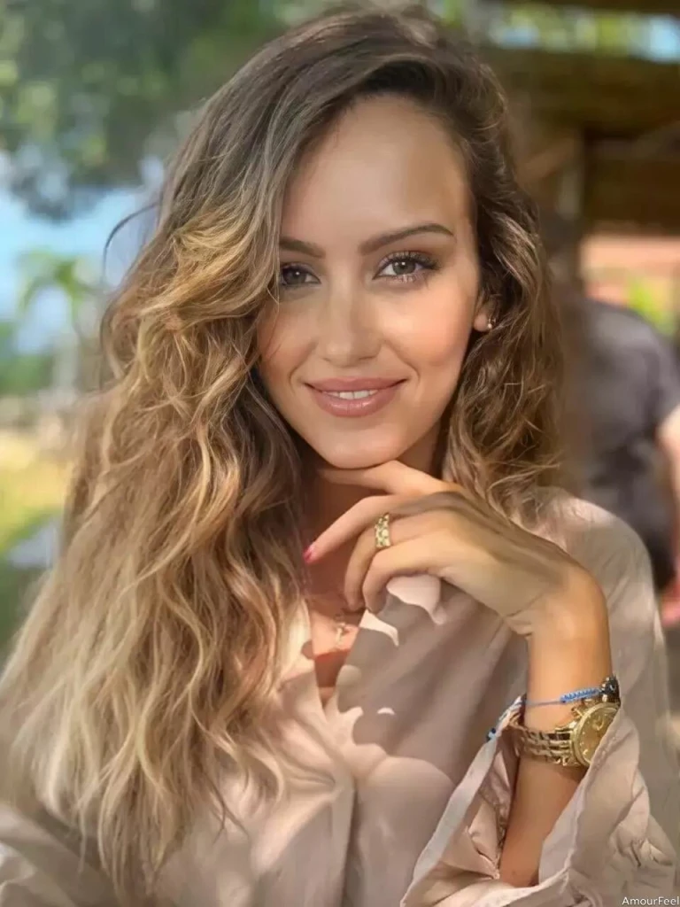 Manee Profile image 1