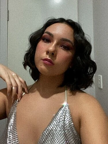 Rhianna Profile image 1