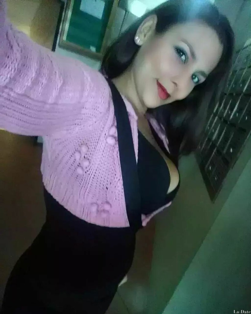 Sandra Profile image 4