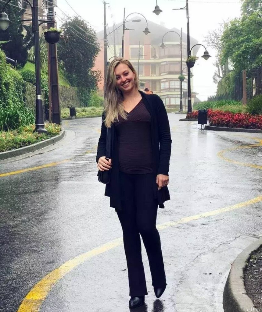 Doris Profile image 5