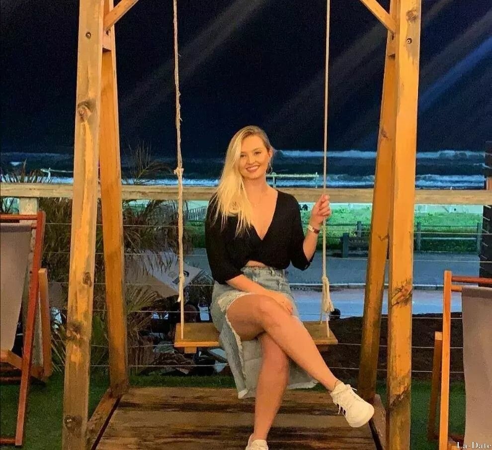 Doris Profile image 4