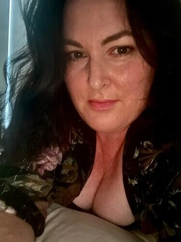 Ellaxo Profile image 2