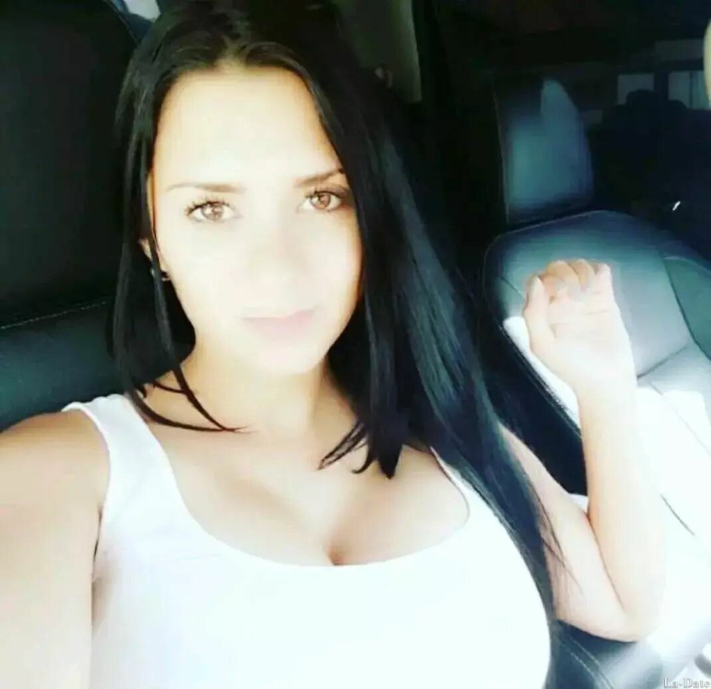 Andreina Profile image 1