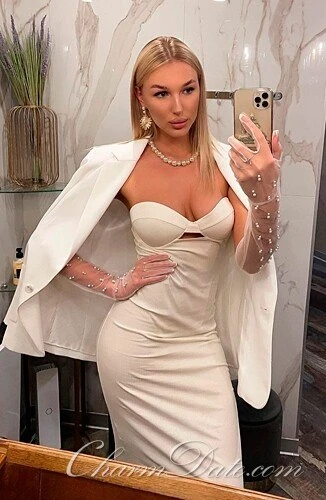 Angelina Profile image 1