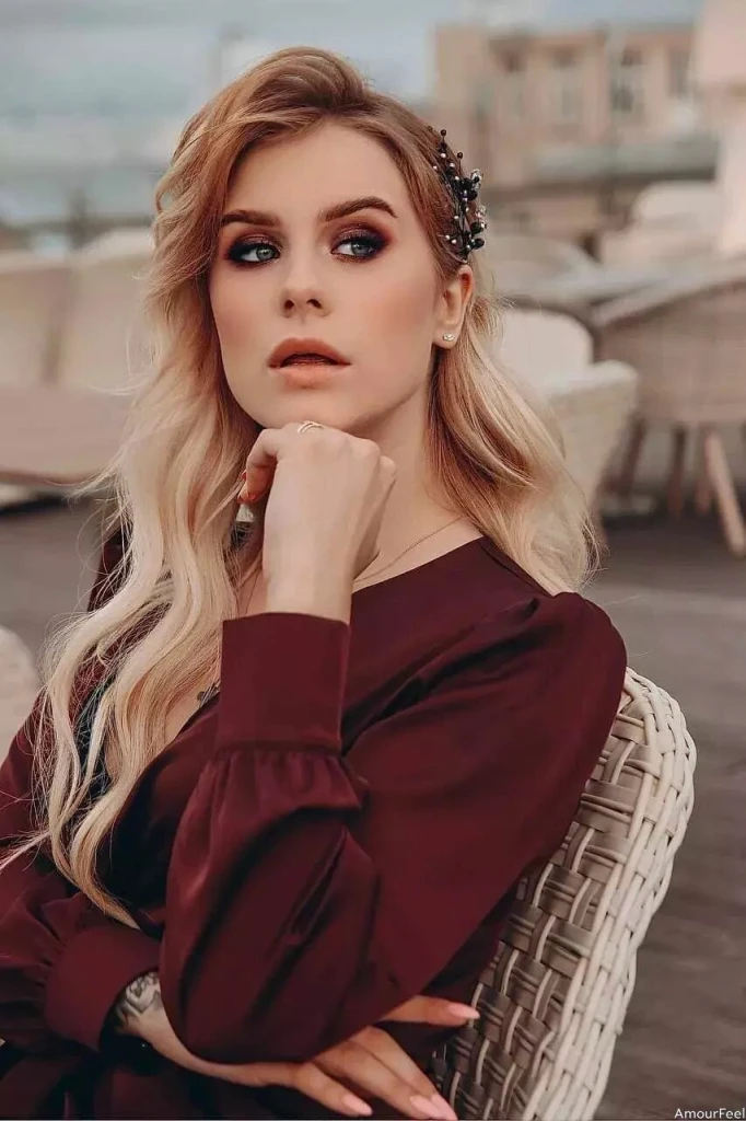 Elizabeth Profile image 6