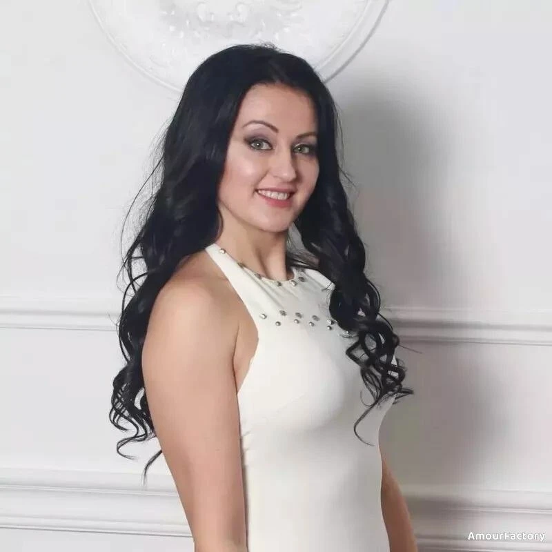 Yana Profile image 1