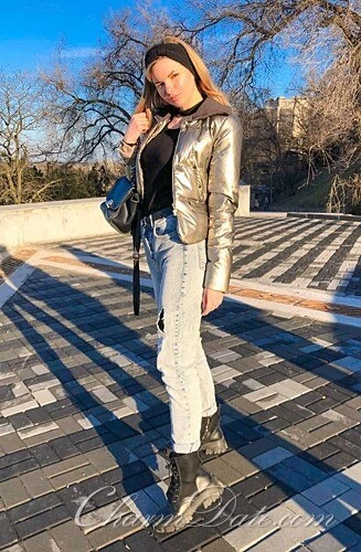 Anna Profile image 1