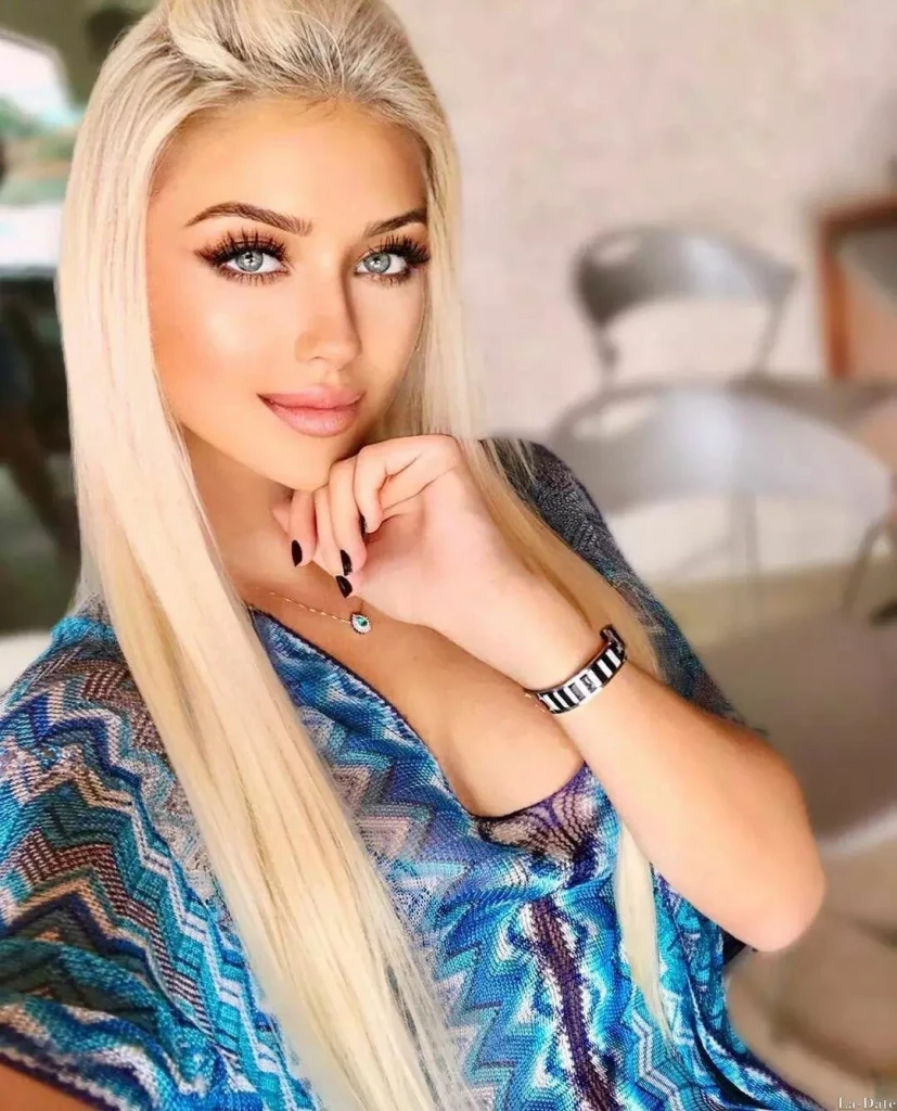 Chelle Profile image 3