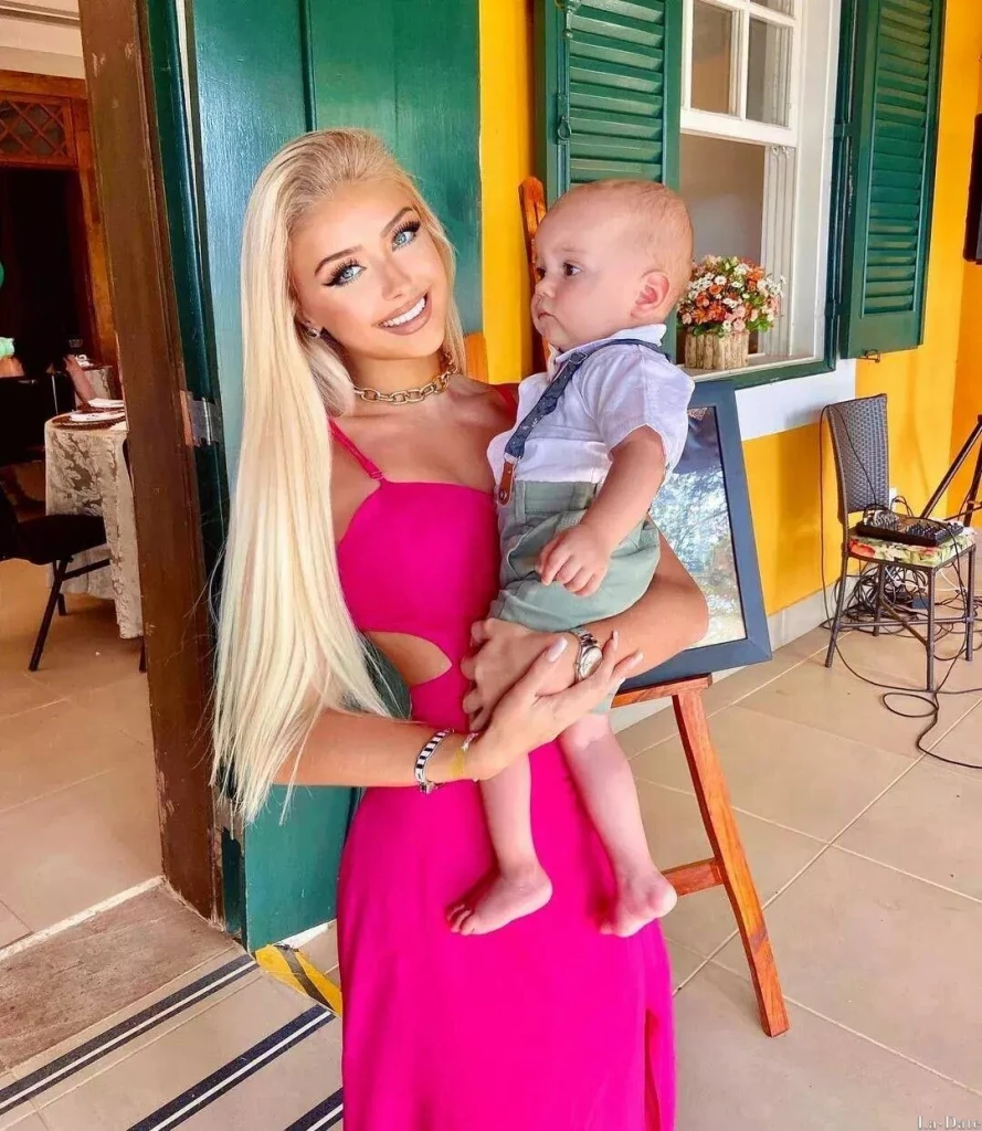 Chelle Profile image 4