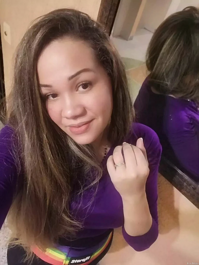 Karina Profile image 5