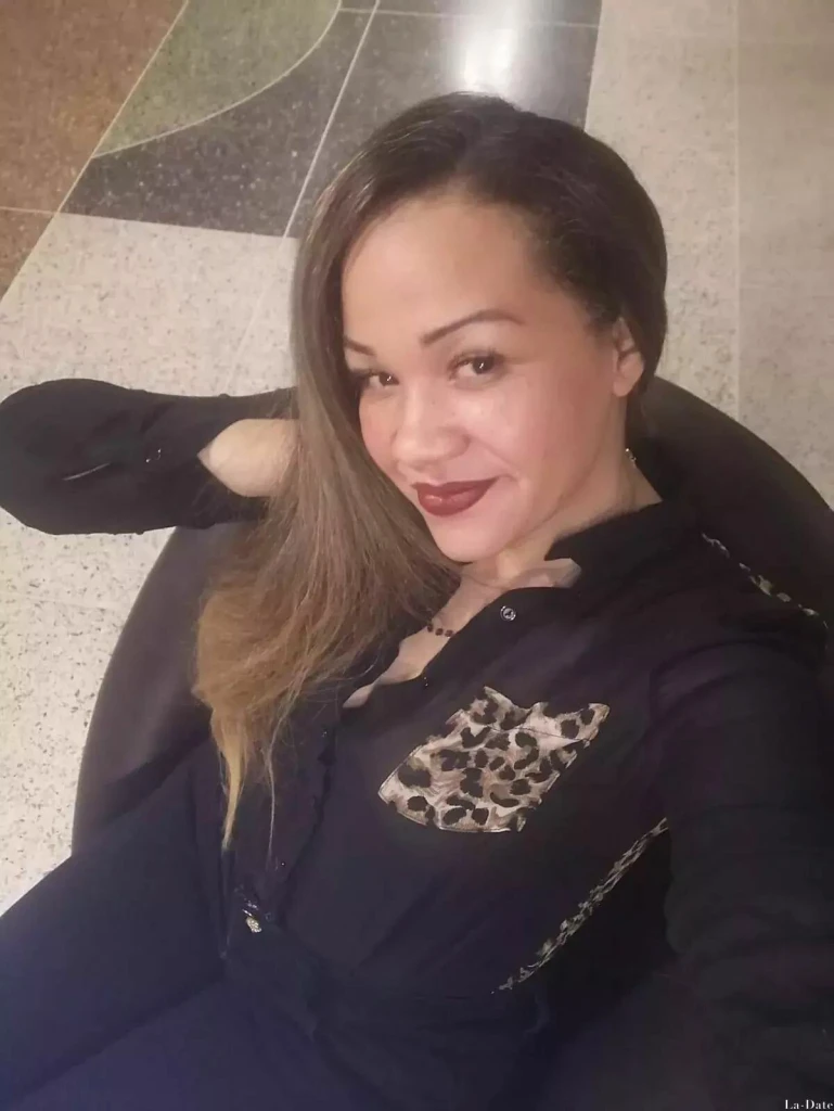 Karina Profile image 6