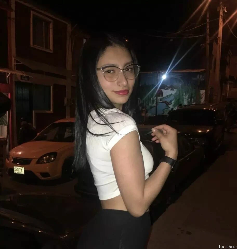 Estefania Profile image 1