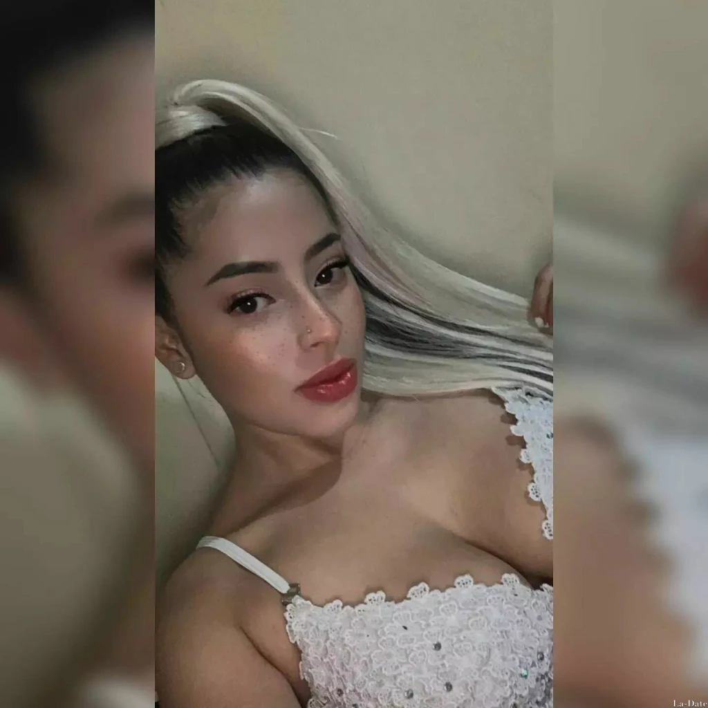 Veronica Profile image 4