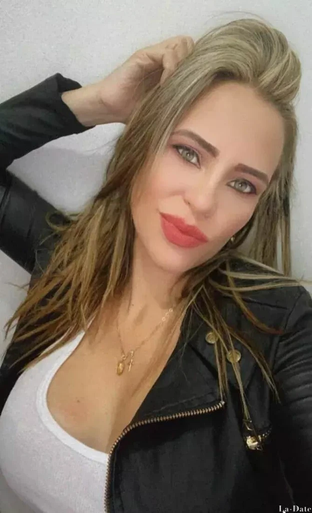 Carolina Profile image 1